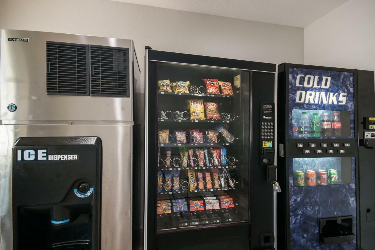 アメリカズ ベスト バリュー イン&スイーツ ノースイースト ヒューストン I-610 エクステリア 写真